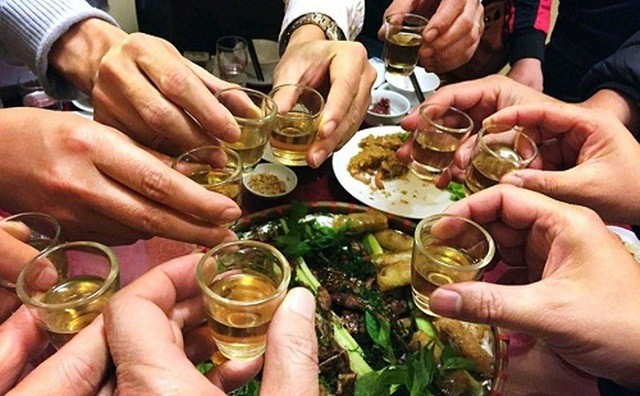 Biến tướng ép rượu ở Việt Nam. 